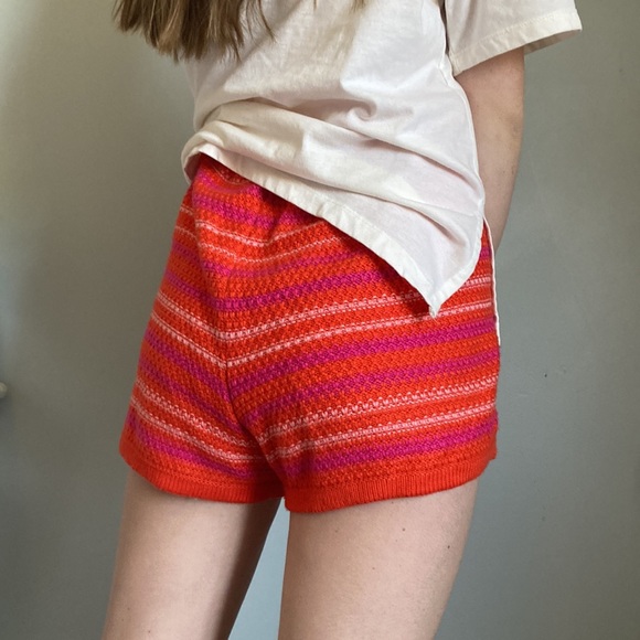Orange and pink Crochet summer shorts with drawstring. Perfect for the beach - Picture 3 of 3